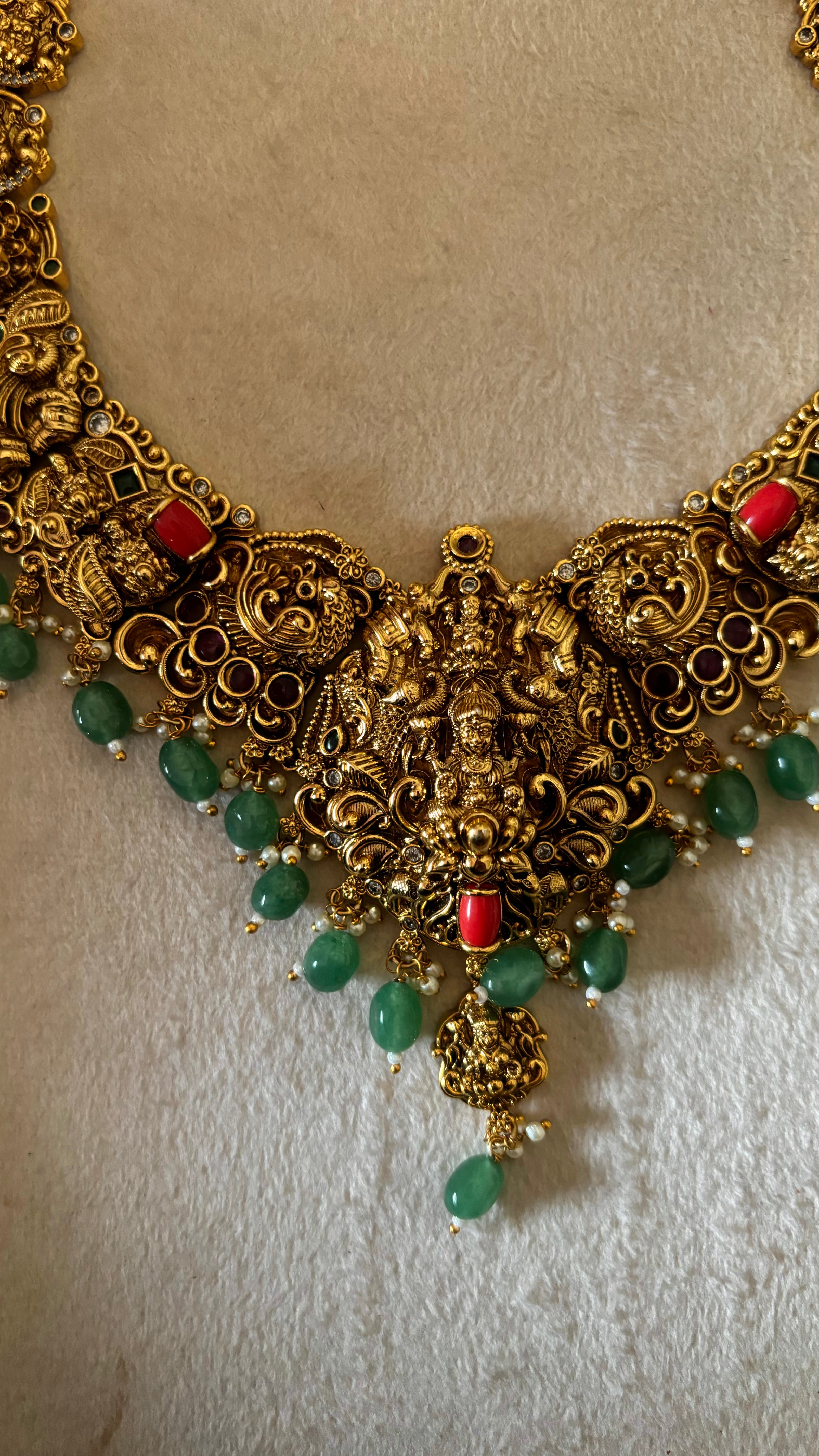 Temple jewellery set