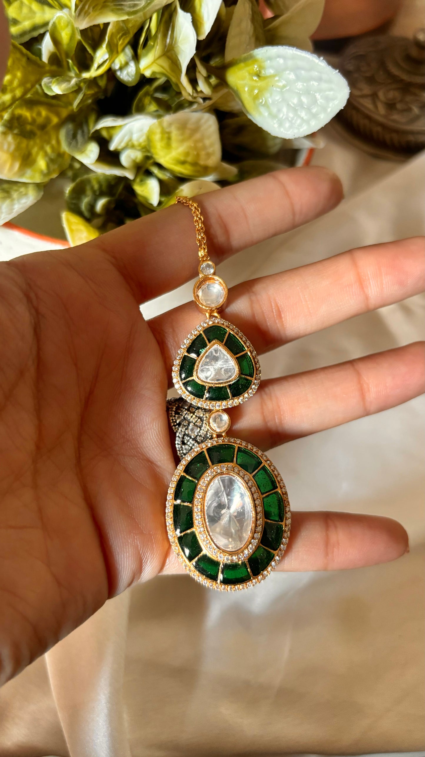 Emerald moissanite maang tika