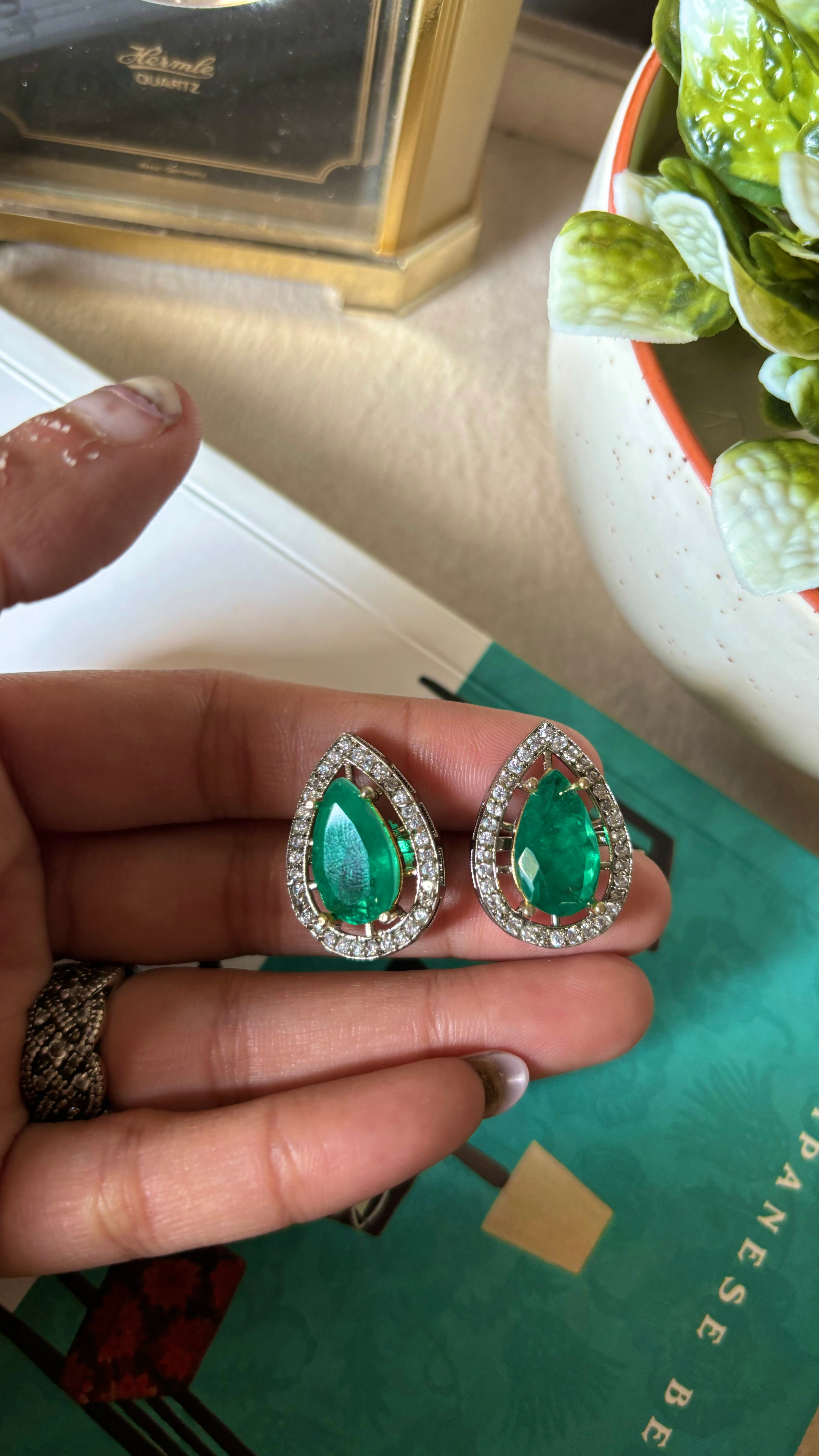 Emerald tear drop pendant set