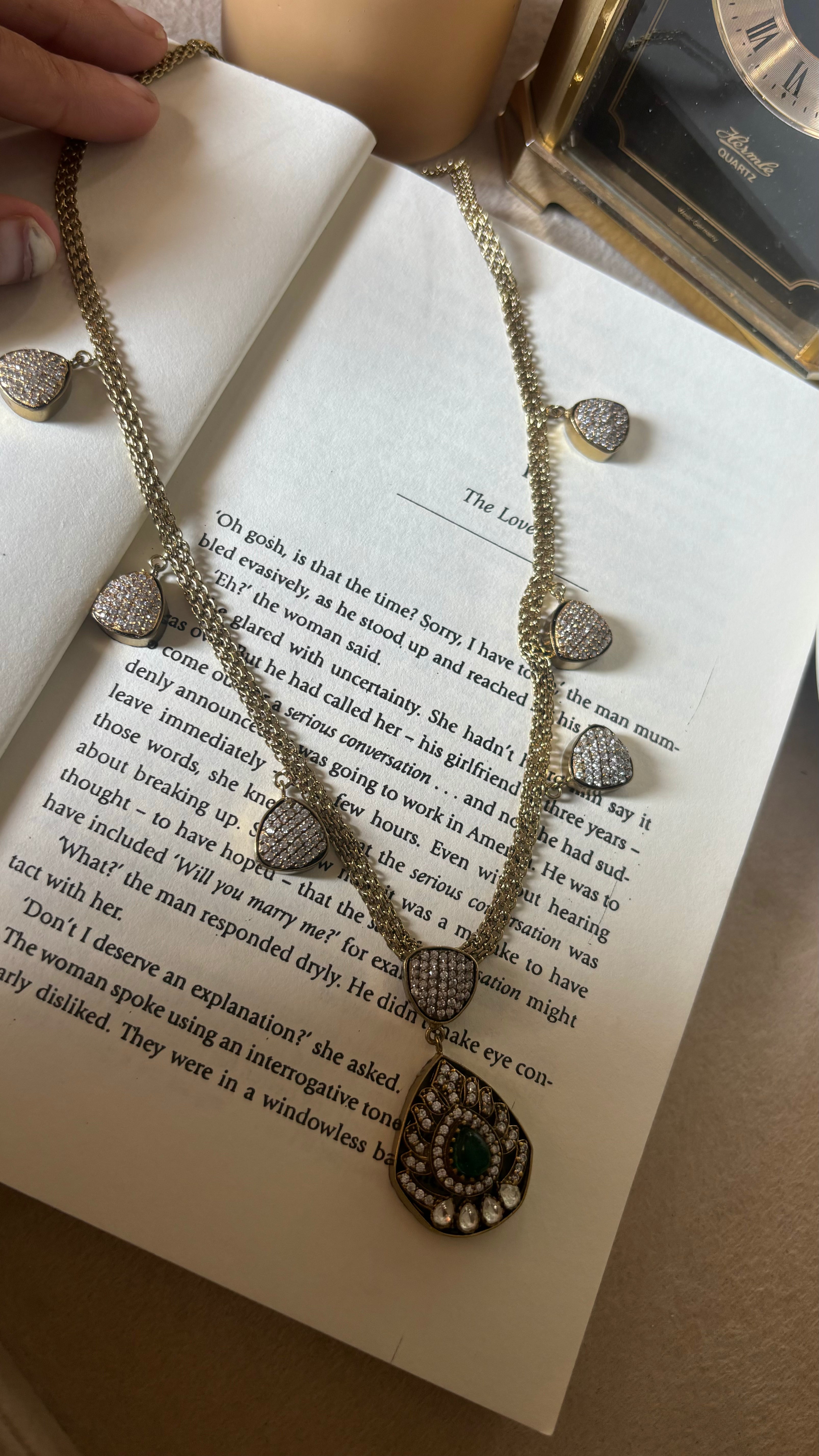 Victorian minimalist collar necklace