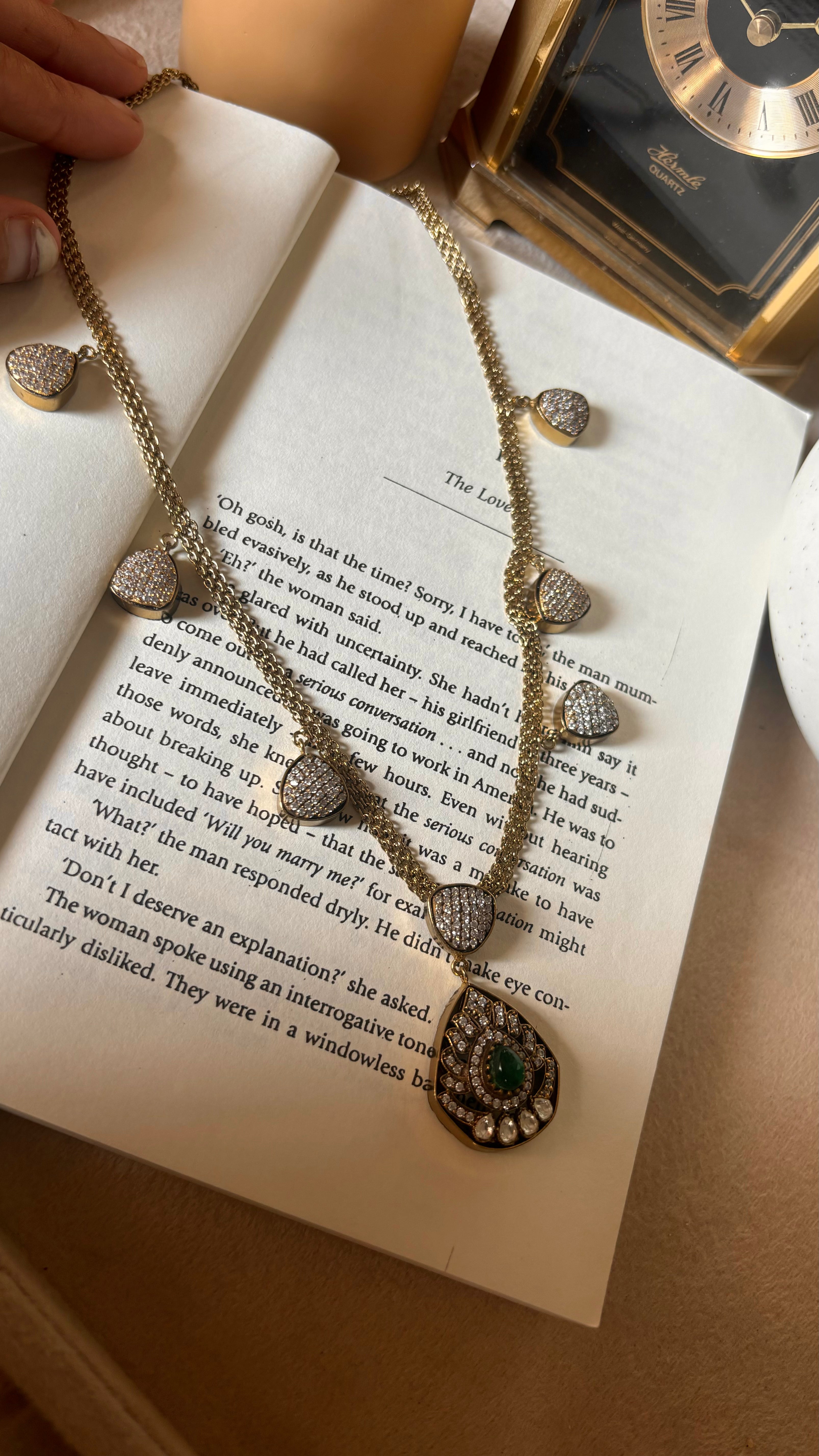 Victorian minimalist collar necklace