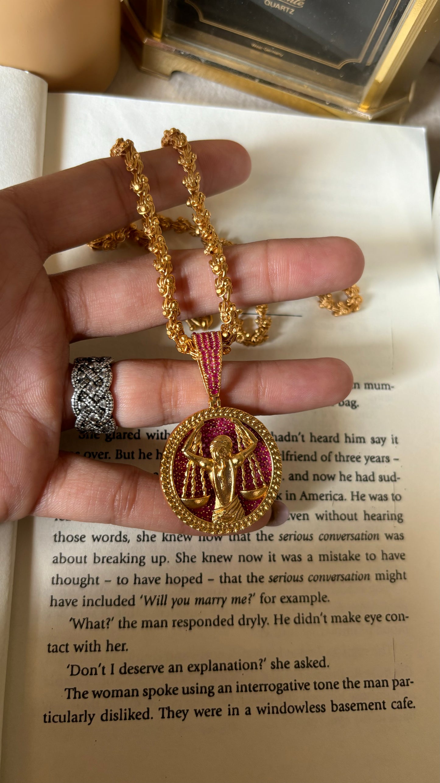 Libra pendant set