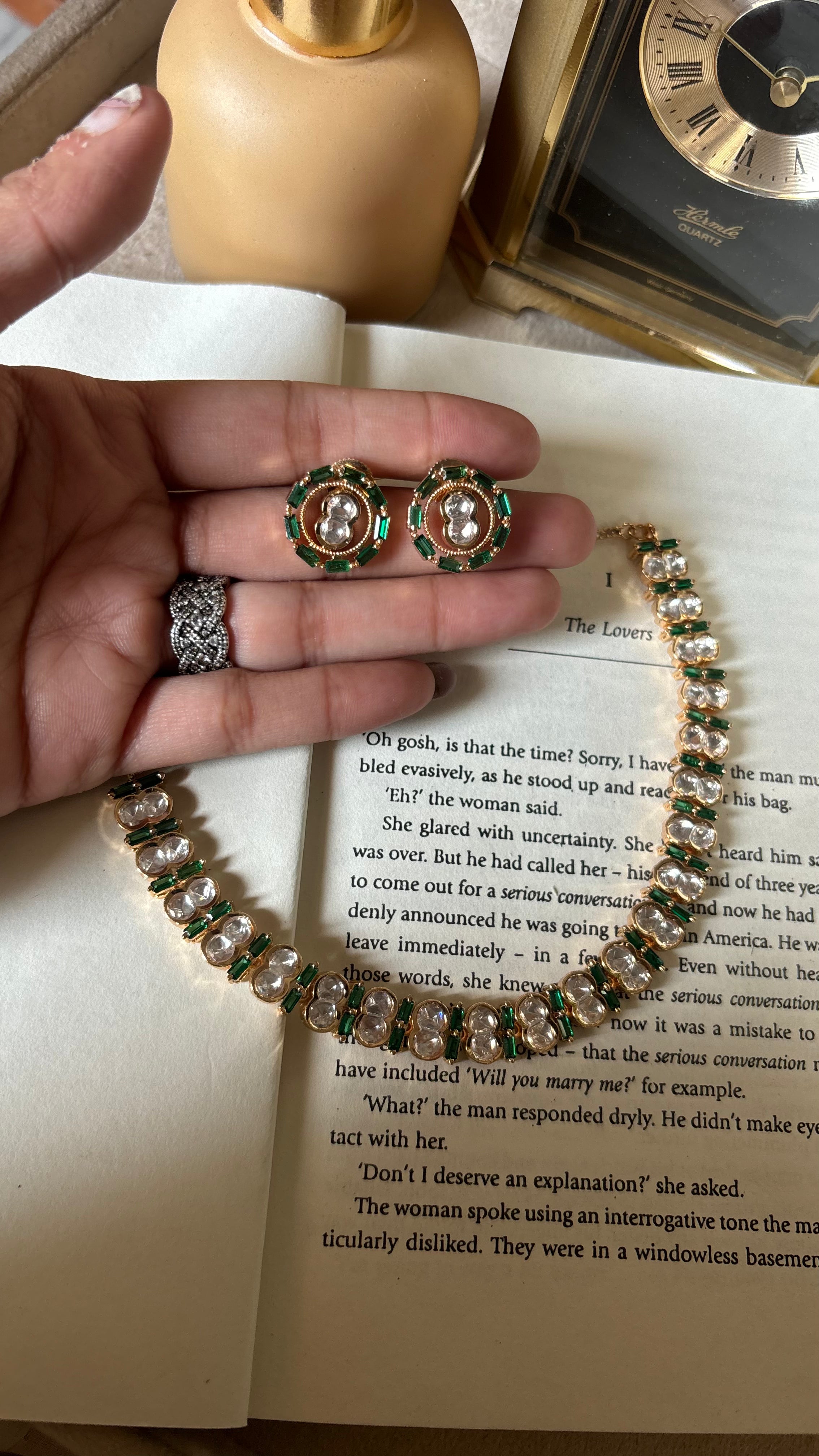 Emerald polki collar necklace set