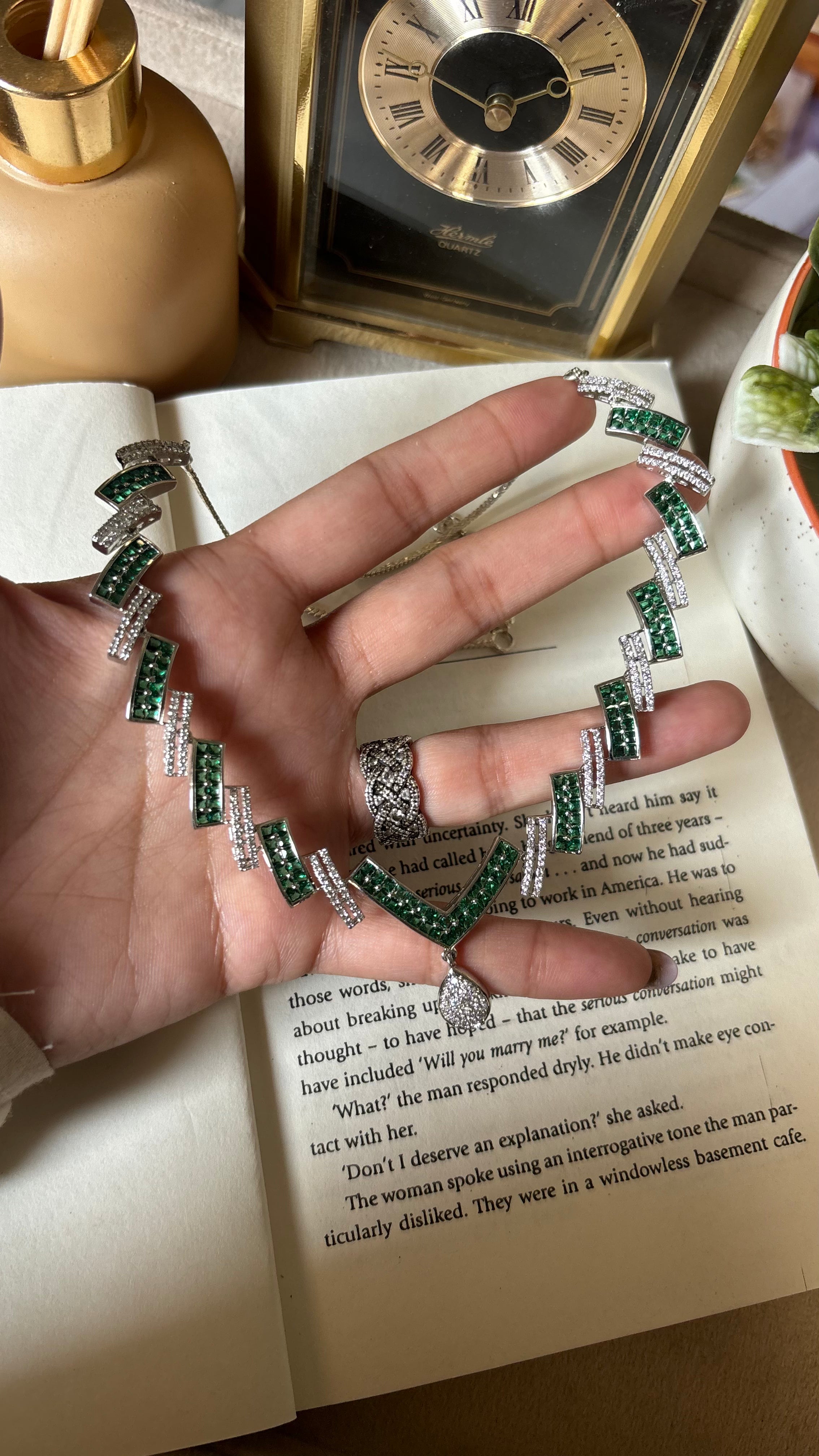 Emerald cocktail diamond necklace set