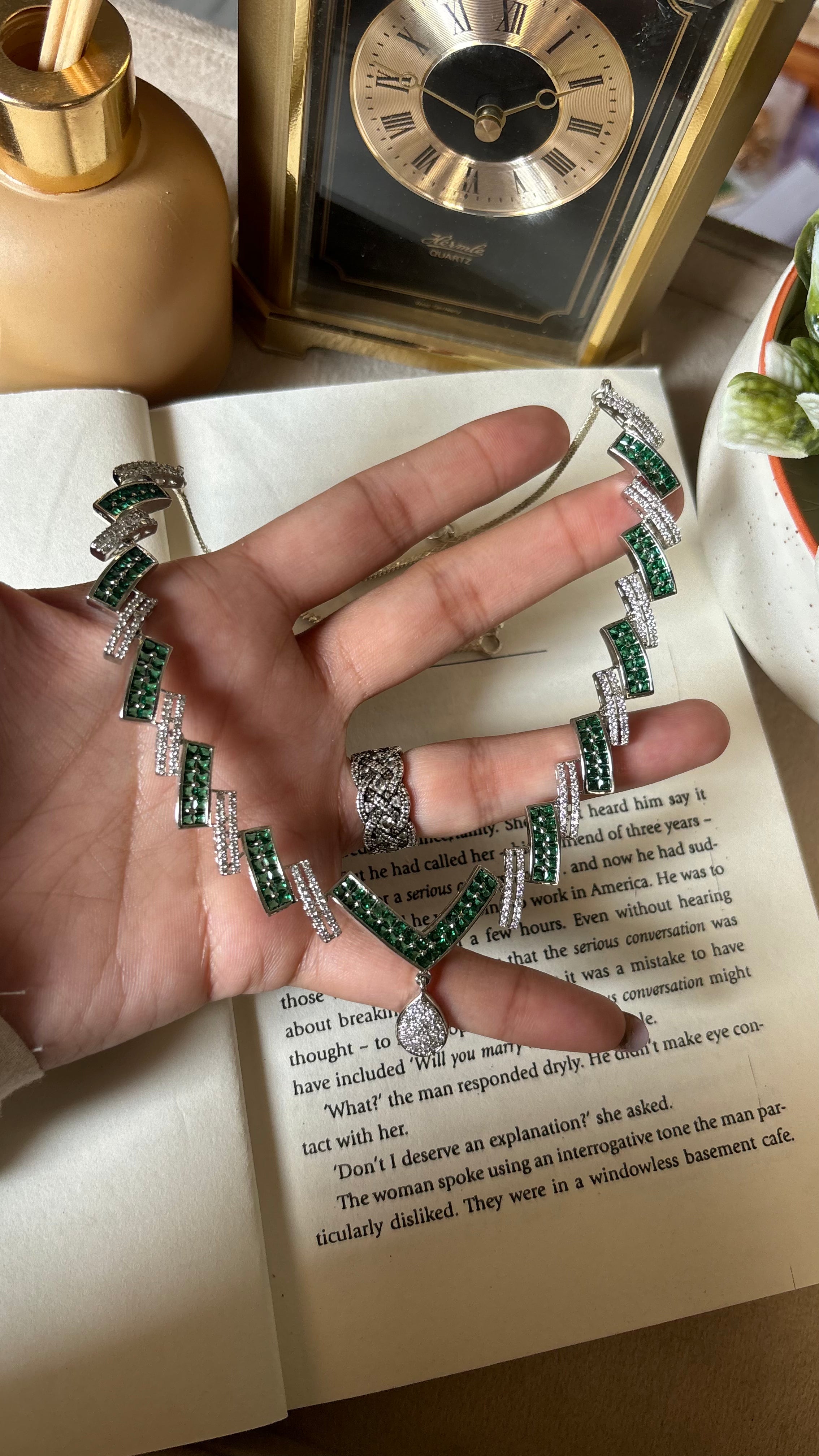 Emerald cocktail diamond necklace set