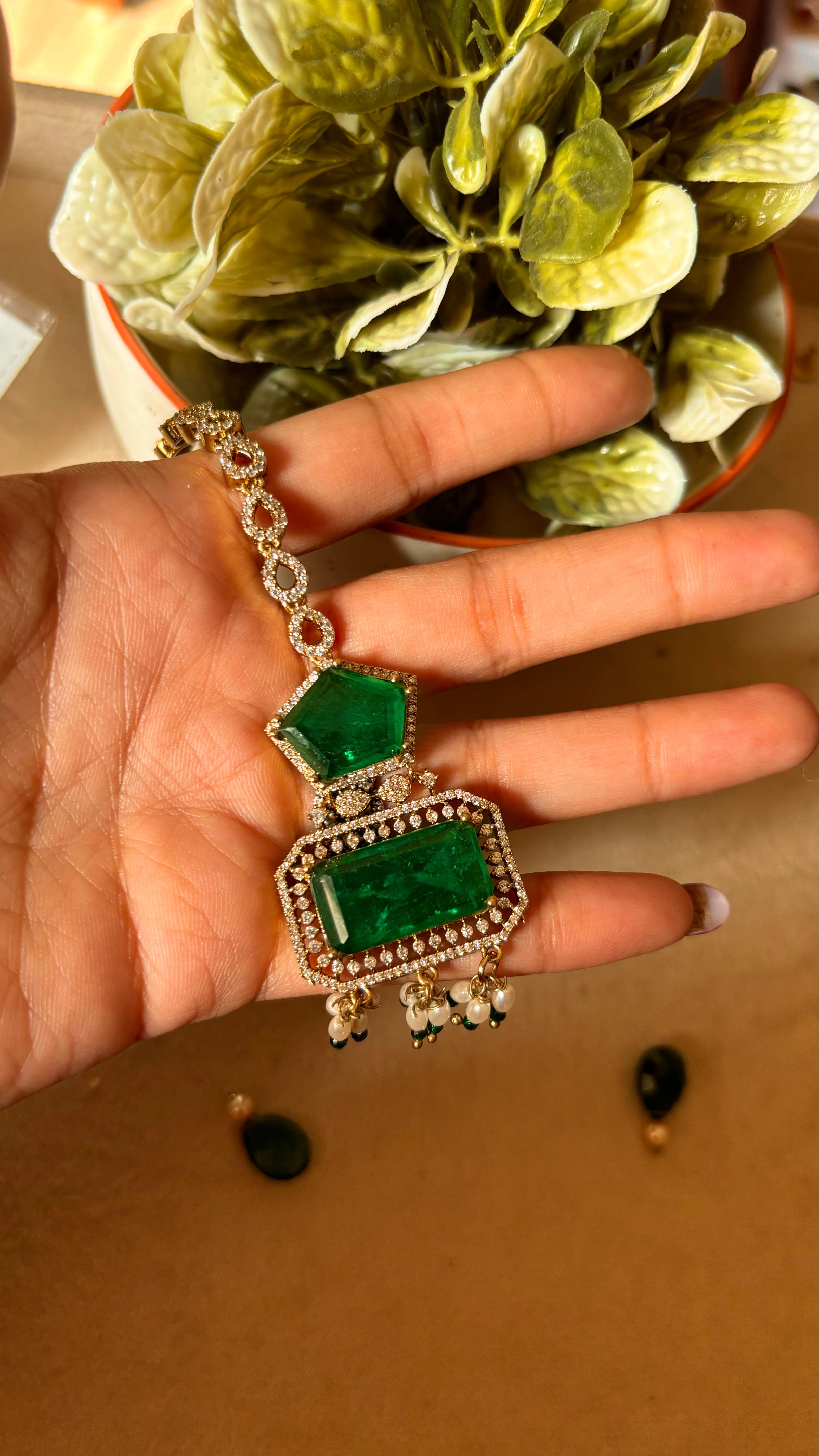 Emerald maang tika