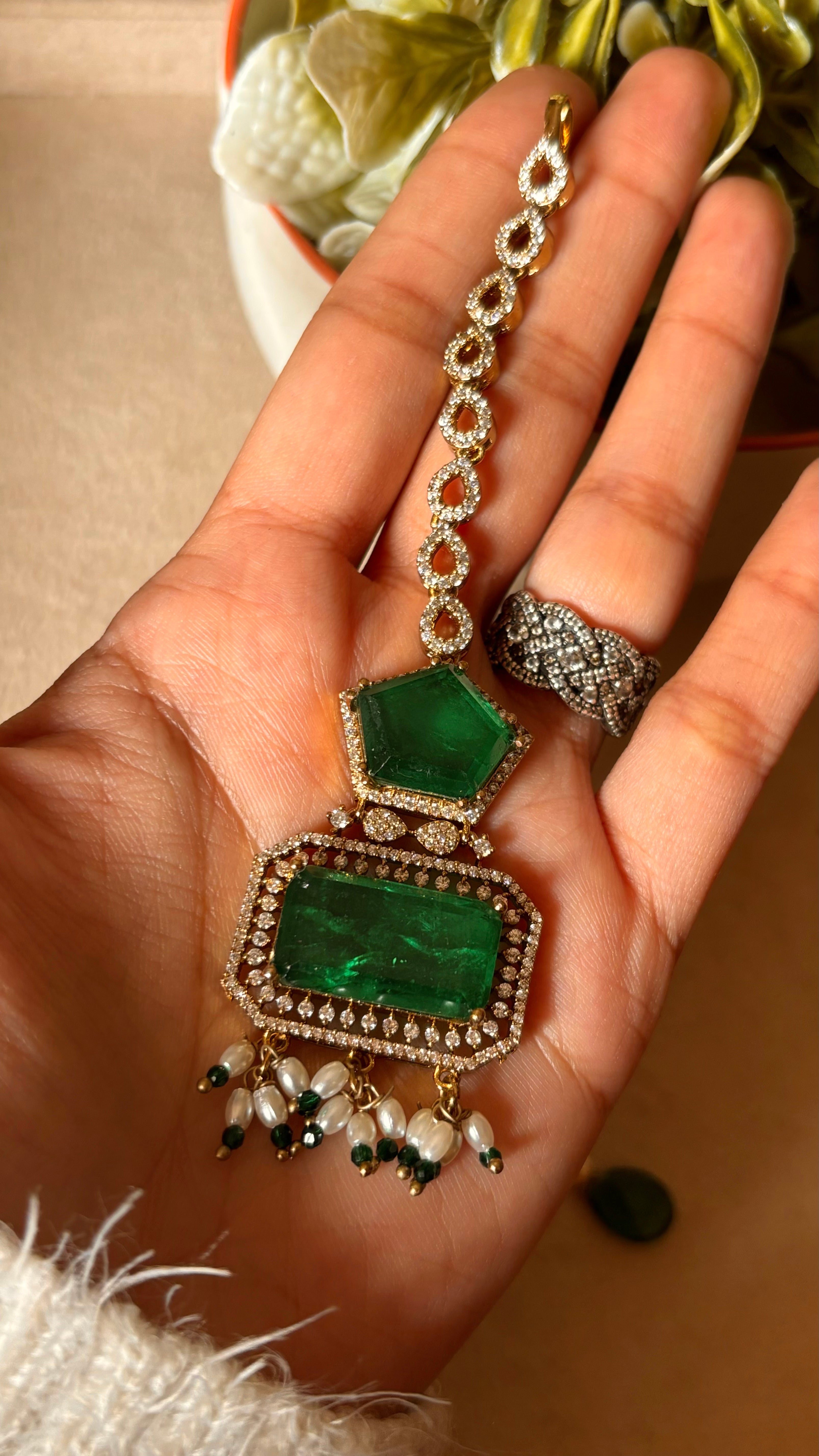 Emerald maang tika