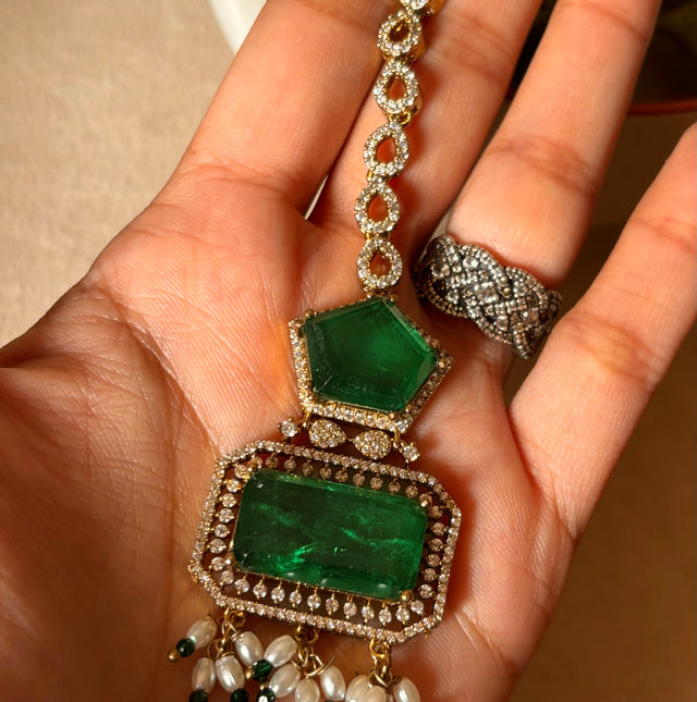 Emerald maang tika