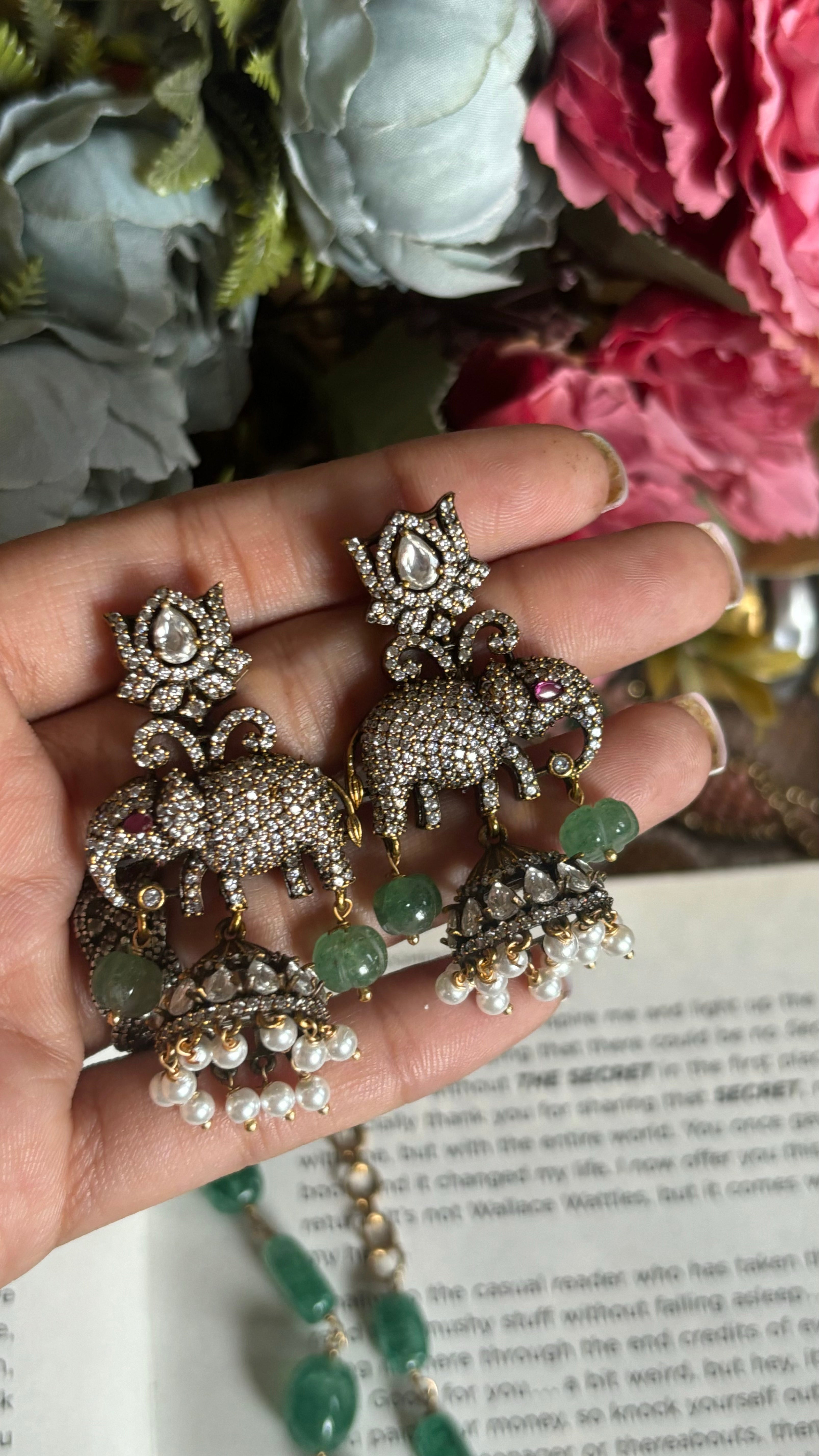 Gajanand victorian pendant set