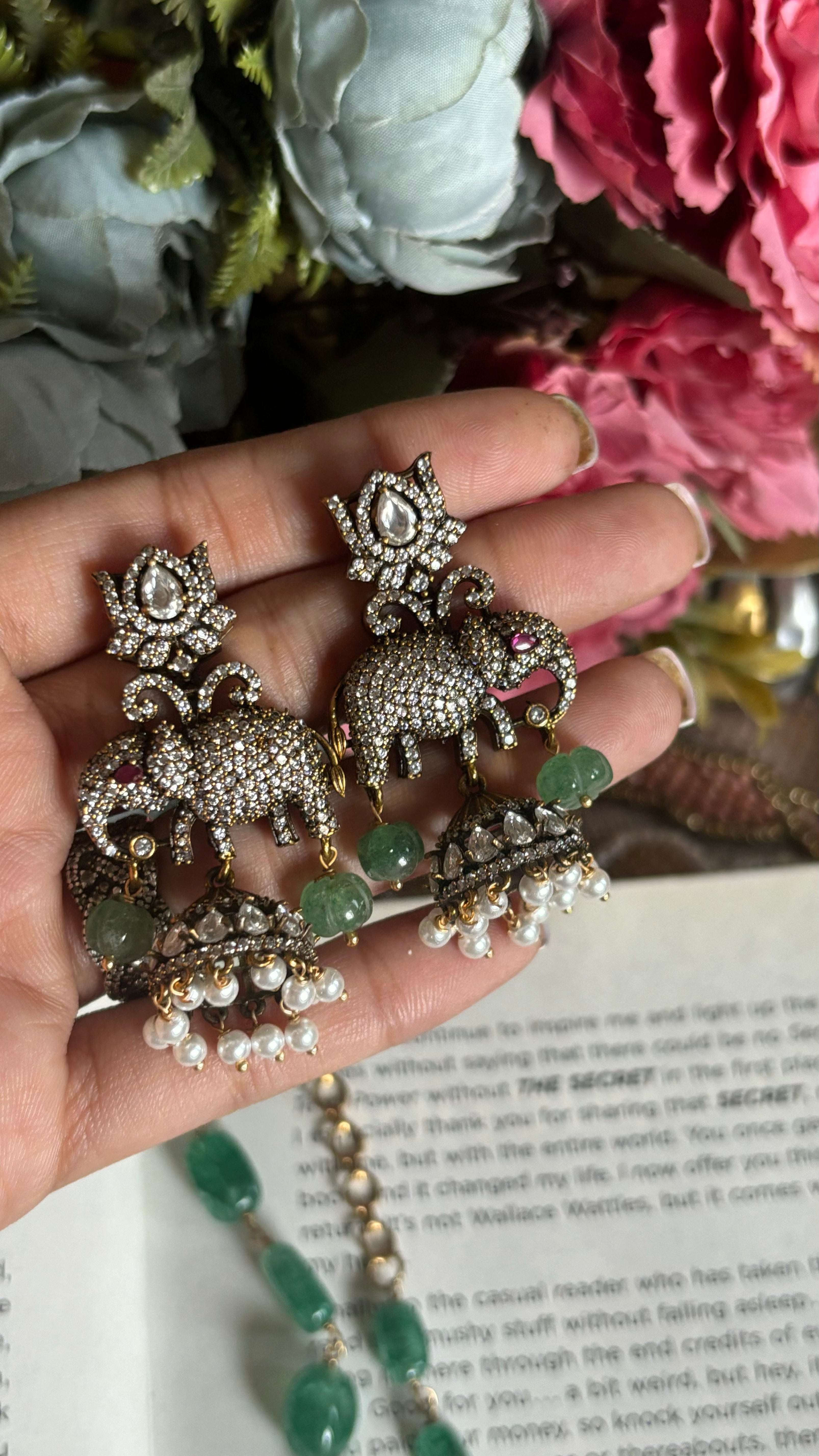 Gajanand victorian pendant set