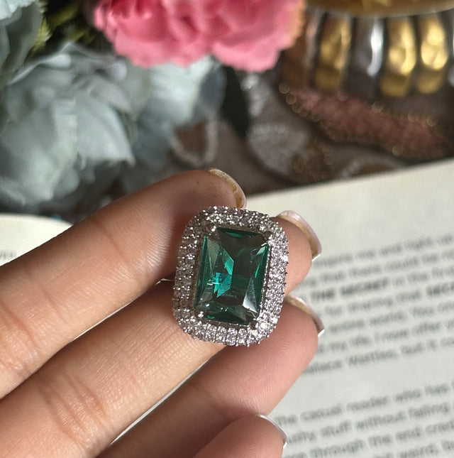 Diamond mint ring