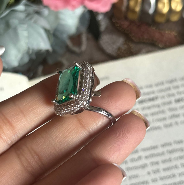 Diamond mint ring